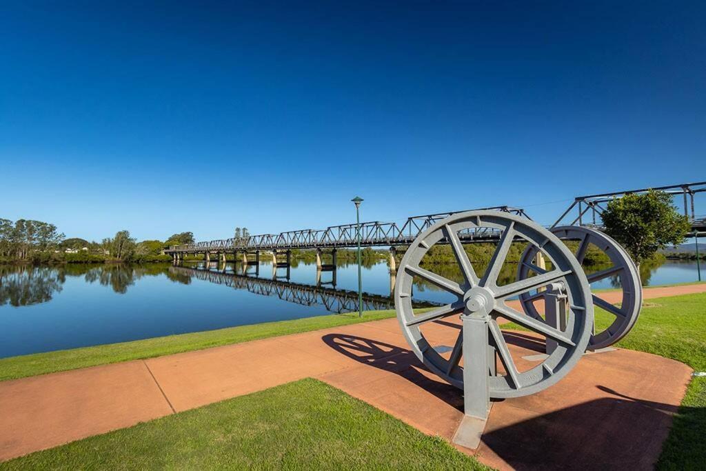 Home Plus Taree Cbd Exterior photo